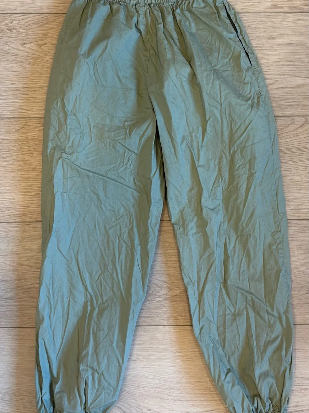 Bearpaw Girls’ 7/8 Olive Green Floral Embroidered Elastic Waist Pants